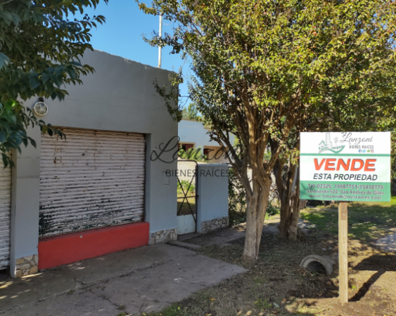 PROPIEDAD CON LOCAL COMERCIAL EN CUCULLÚ - Cód. LBR142CAS/C 