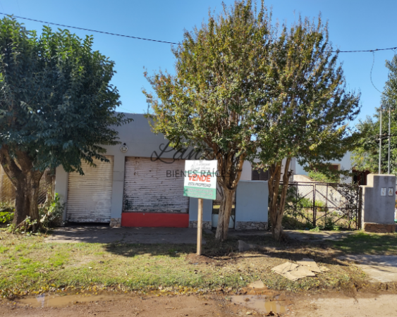 PROPIEDAD CON LOCAL COMERCIAL EN CUCULLÚ - Cód. LBR142CAS/C 